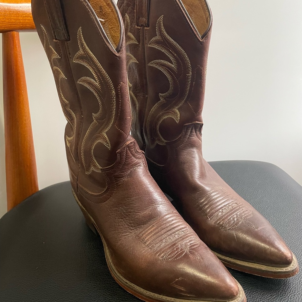 Justin vintage Brown Leather Cowboy Boots
